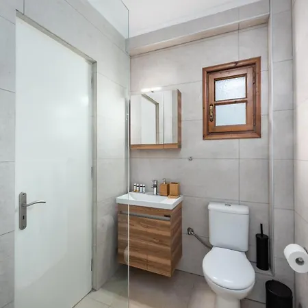 Albouro Seafront Hotel