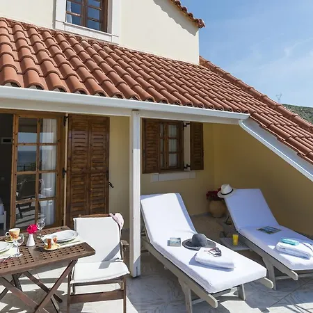 Albouro Seafront Отель 3*
