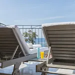 ホテル Albouro Seafront