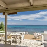 Albouro Seafront ホテル カテリオス