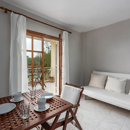 מלון Albouro Seafront 3*