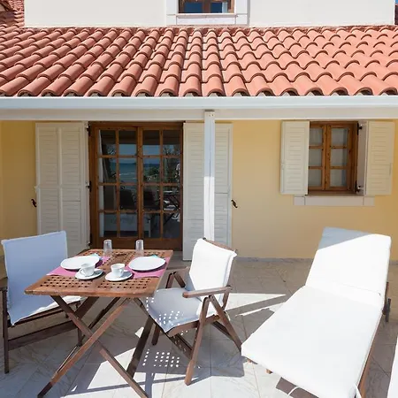 Albouro Seafront 3* קאטליוס