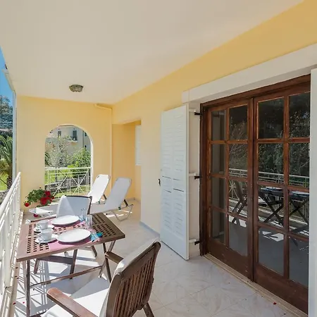 מלון Albouro Seafront 3*