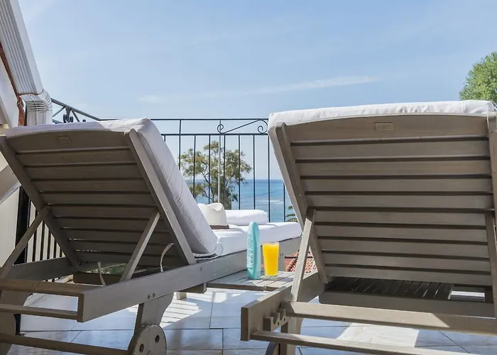 Ξενοδοχείο Albouro Seafront