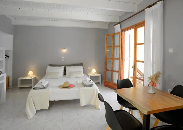 Ξενοδοχείο Albouro Seafront 3*