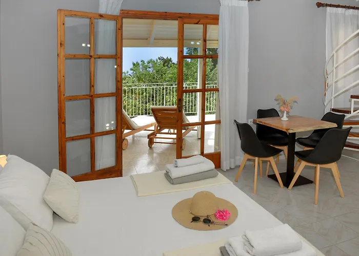 Albouro Seafront 3* Κατελειός