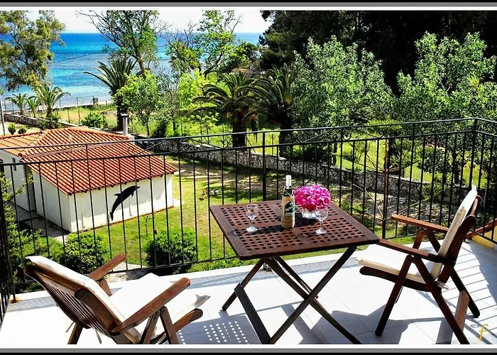 Ξενοδοχείο Albouro Seafront 3*