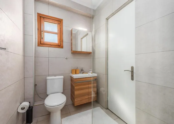 Ξενοδοχείο Albouro Seafront 3*