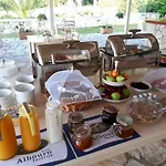Albouro Seafront 3* كاتيليوس
